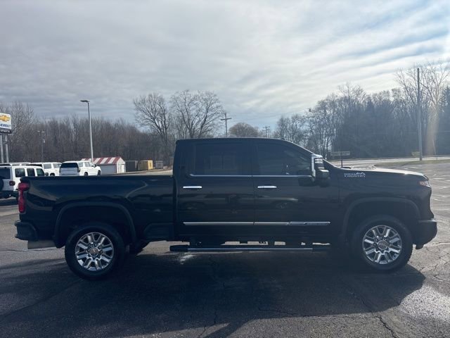 Used 2024 Chevrolet Silverado 2500 High Country image 2