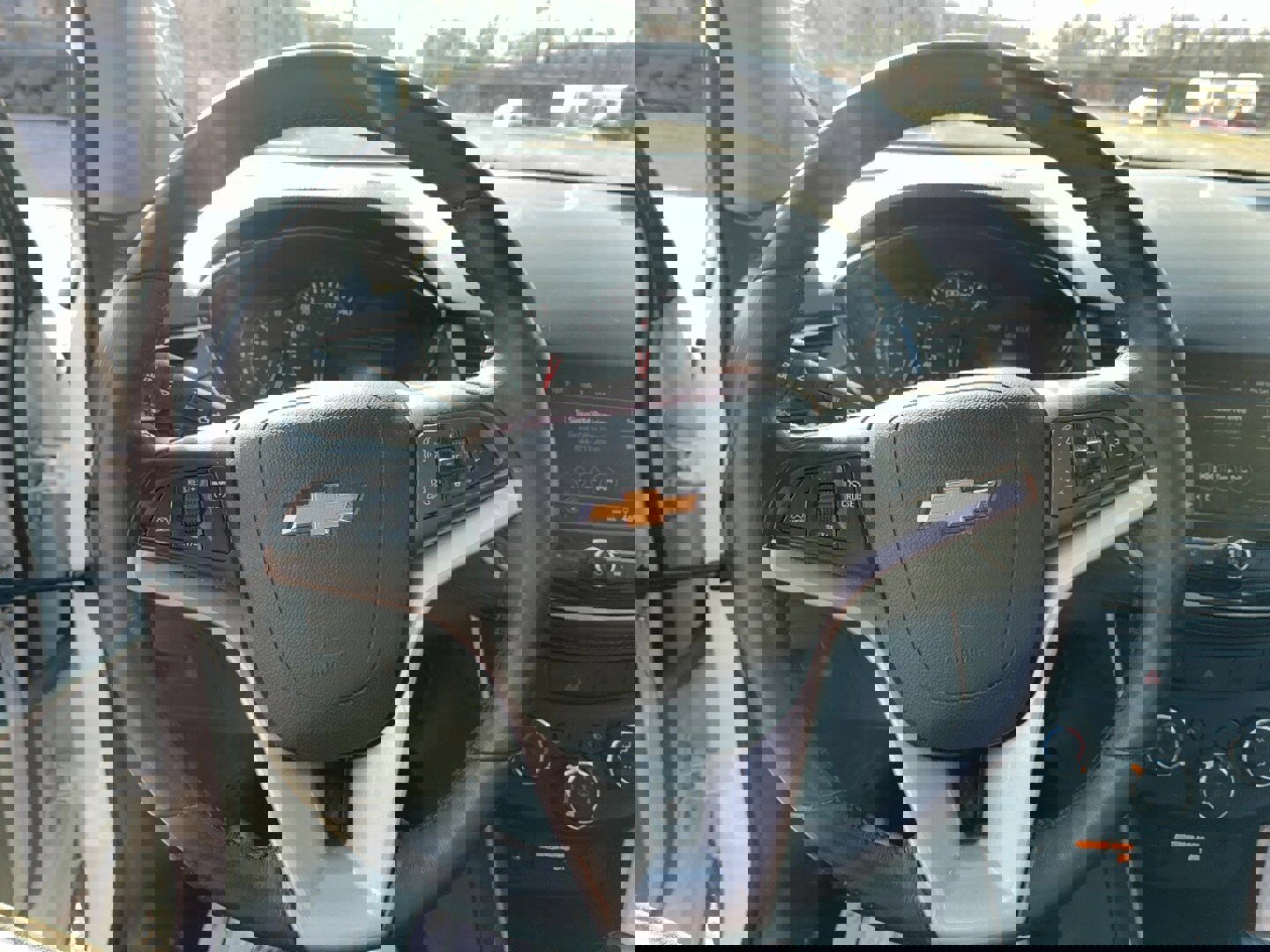 Used 2019 Chevrolet Trax LT w/ LT Convenience Package image 13