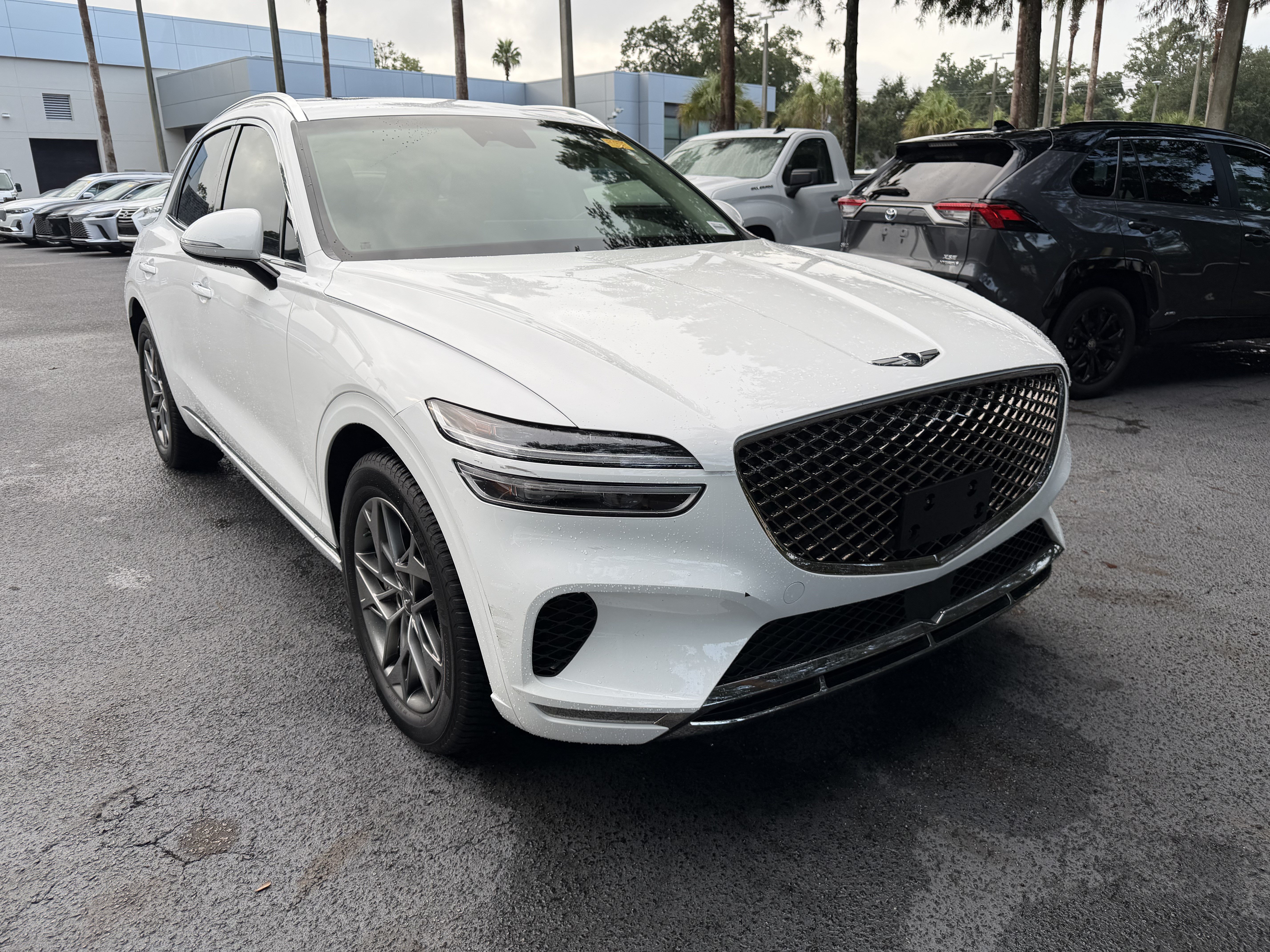 Used 2023 Genesis GV70 2.5T w/ Select Package AWD/4WD image 2