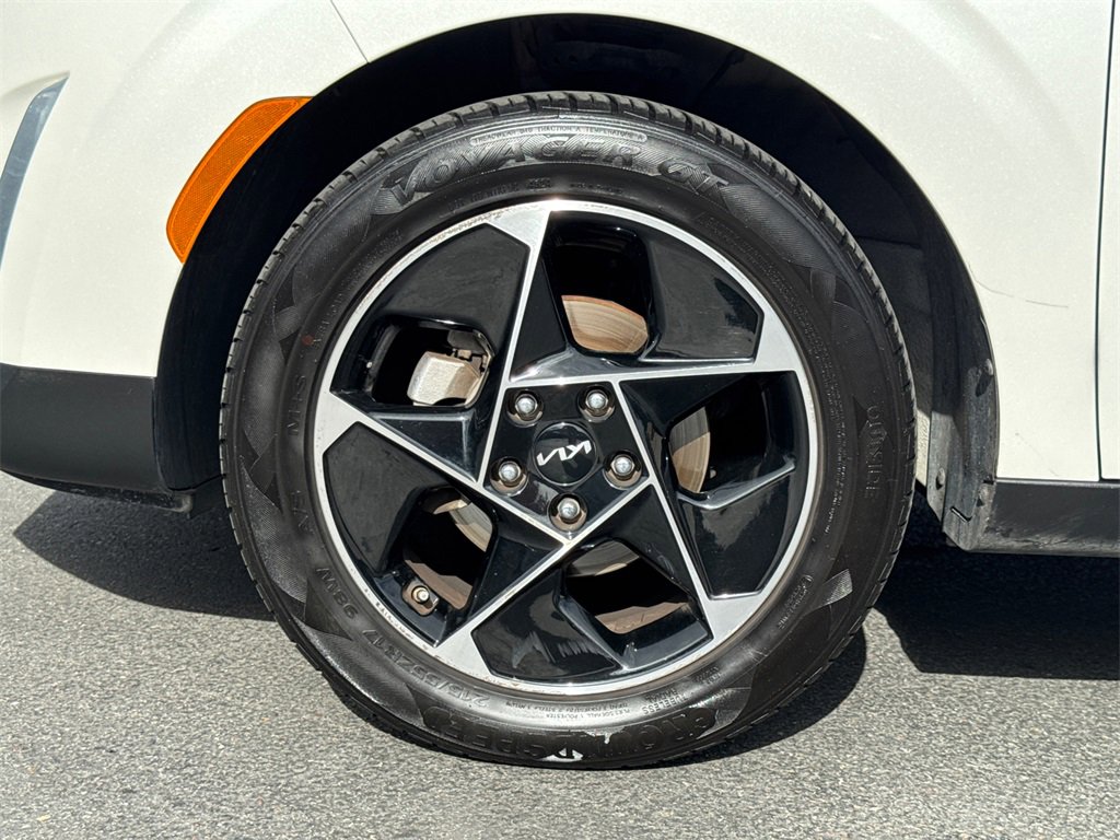 Used 2023 Kia Soul EX image 6