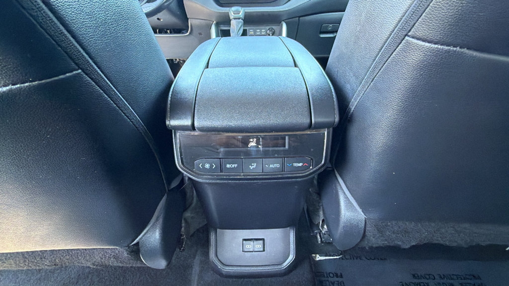 Certified 2023 Toyota Highlander XLE AWD/4WD image 25