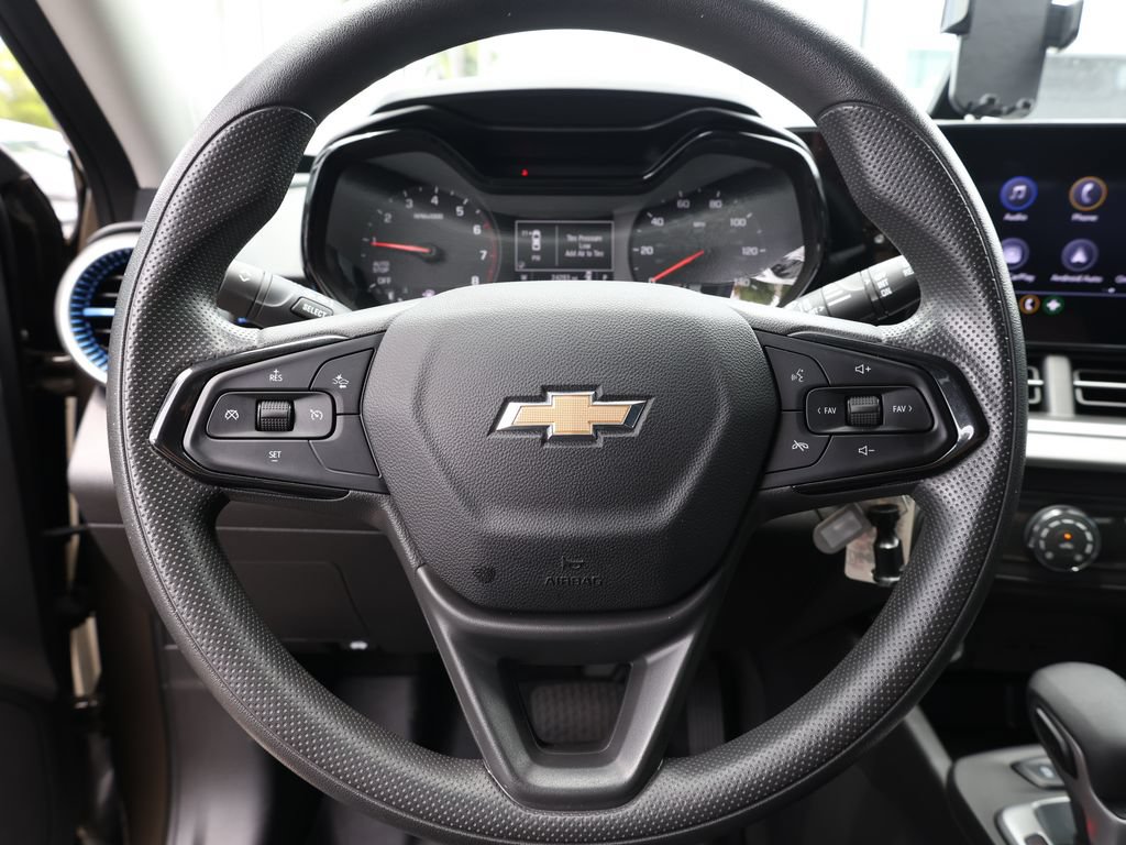 Used 2024 Chevrolet Trax LS FWD image 28