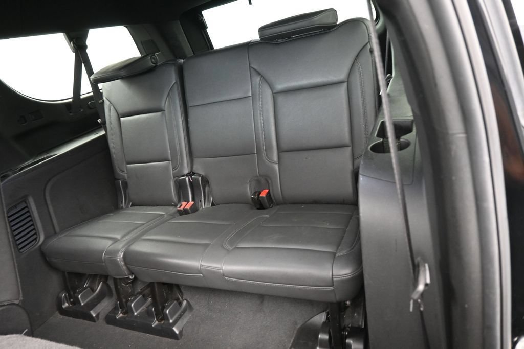 Used 2024 Chevrolet Suburban LT RWD image 34