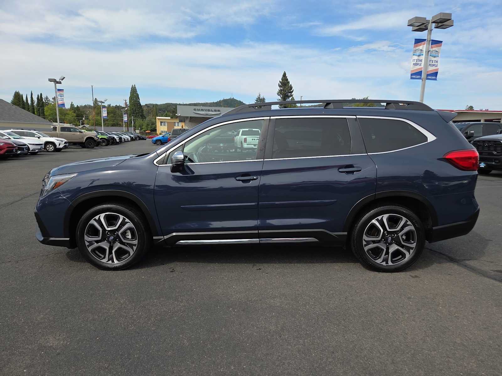 Used 2023 Subaru Ascent Limited w/ Technology Package AWD/4WD image 11