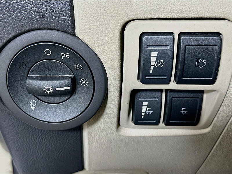 Used 2012 Lincoln MKZ FWD image 10
