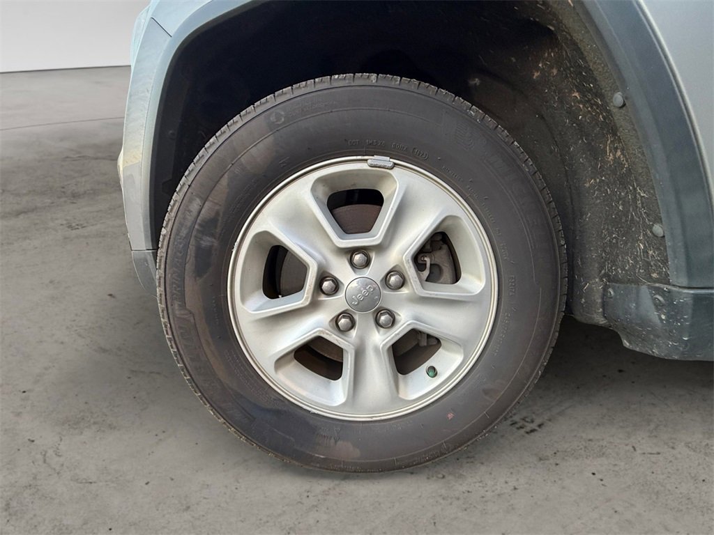 Used 2015 Jeep Grand Cherokee Laredo w/ Quick Order Package 23E image 10