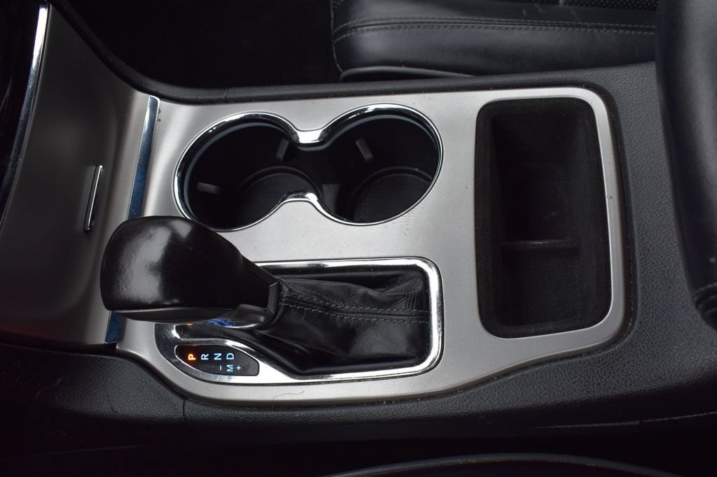 Used 2020 Jeep Grand Cherokee Overland RWD image 37