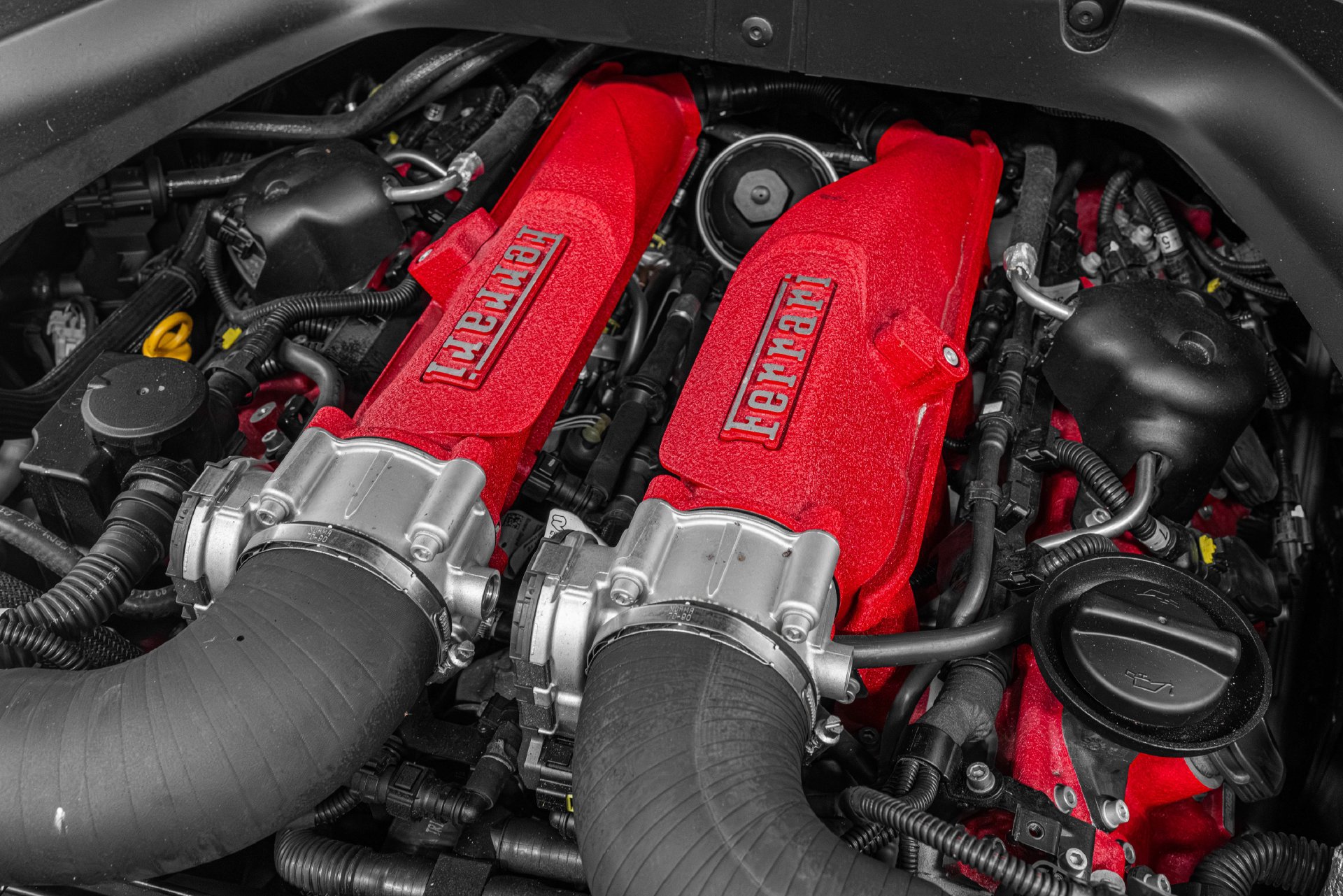 Certified 2016 Ferrari California T RWD image 21