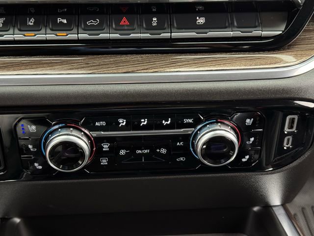 Used 2025 GMC Sierra 3500 SLT w/ SLT Convenience Package image 17