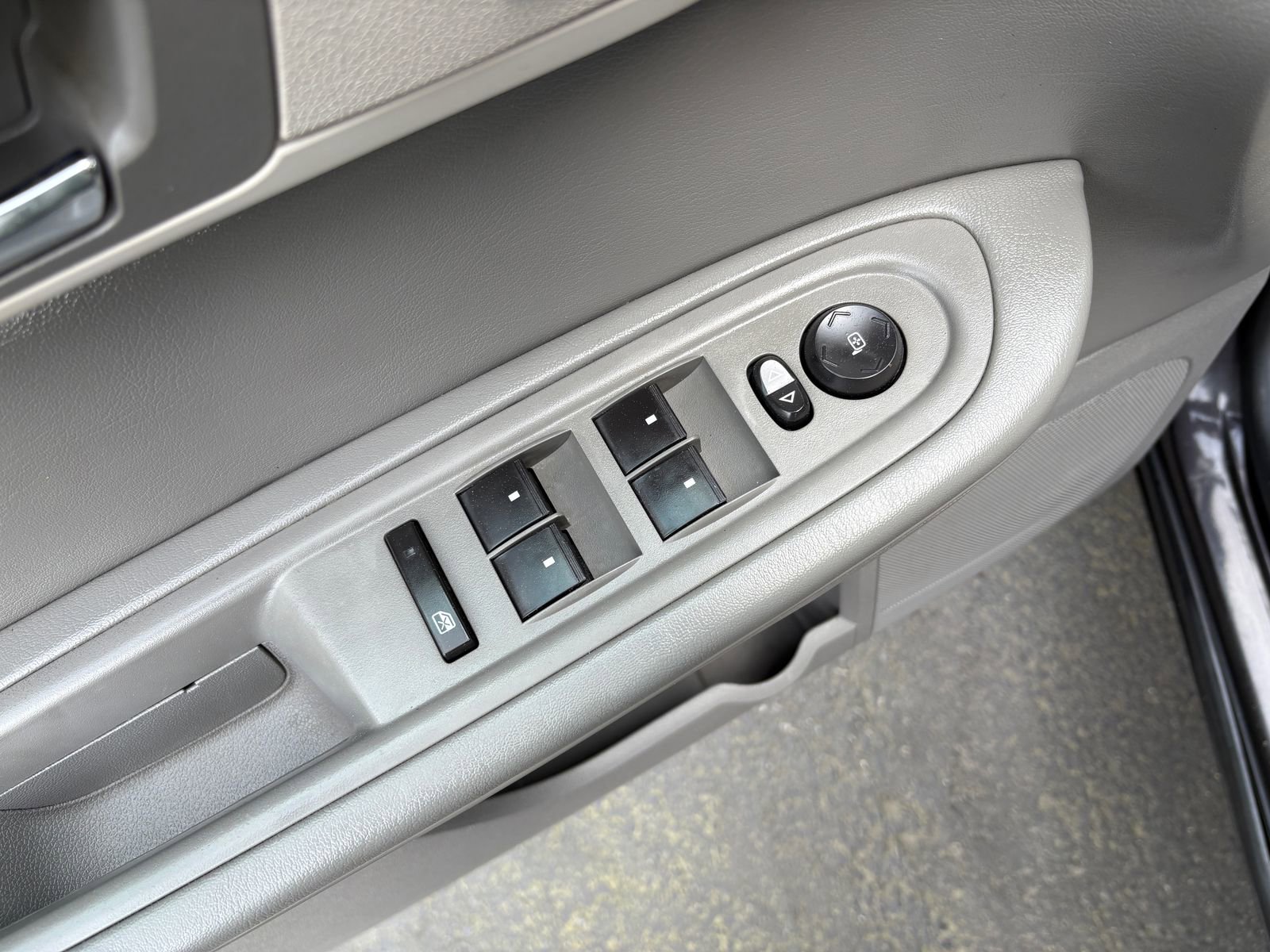 Used 2017 Chevrolet Traverse LT FWD image 17