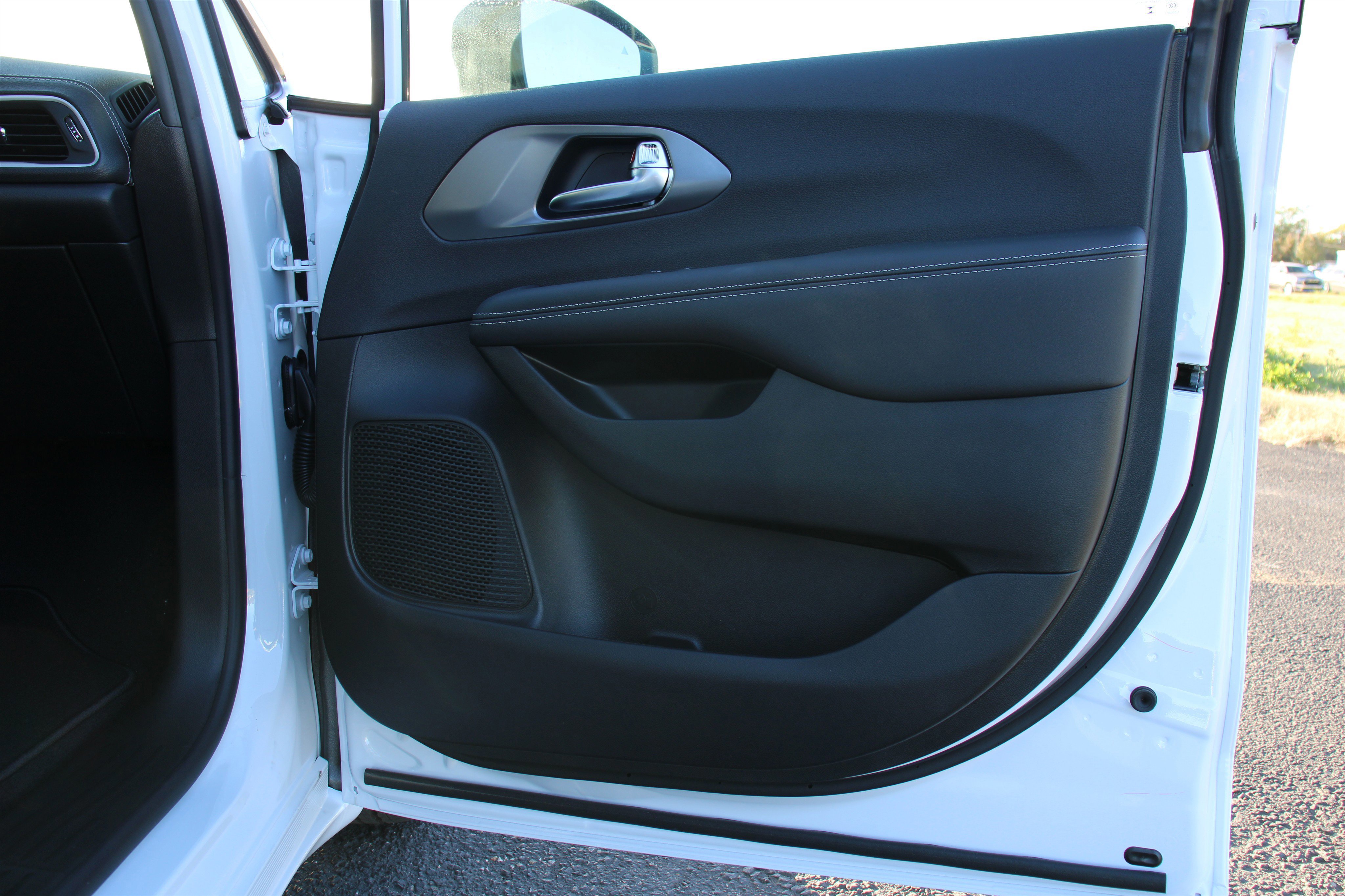 New 2026 Chrysler Pacifica Select image 27