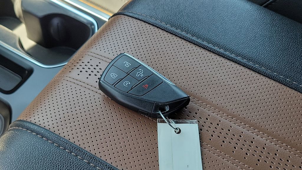 Certified 2024 Chevrolet Silverado 1500 High Country w/ Technology Package AWD/4WD image 27