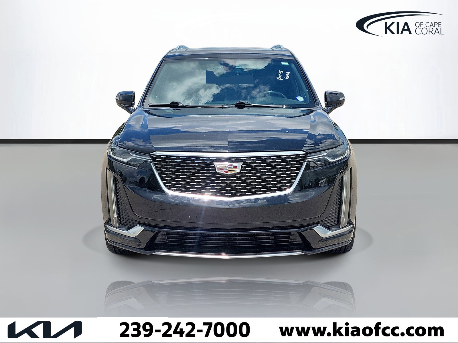 Used 2023 Cadillac XT6 Premium Luxury AWD/4WD image 2