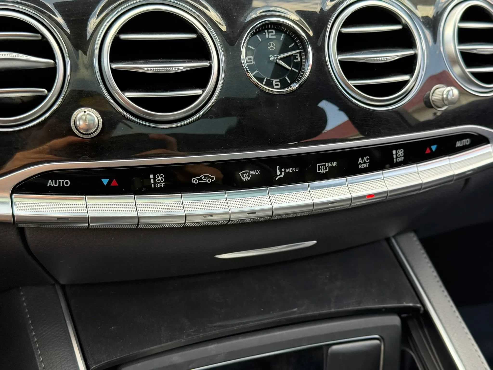 Used 2020 Mercedes-Benz S 450 Sedan image 25