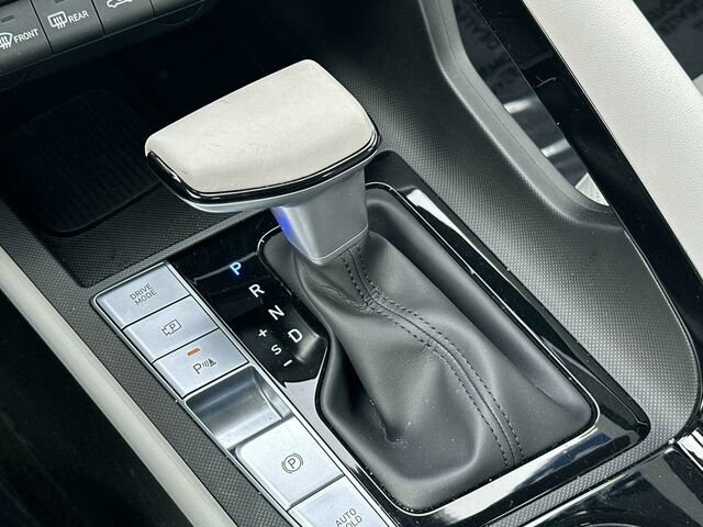 Used 2024 Hyundai Elantra Limited FWD image 25