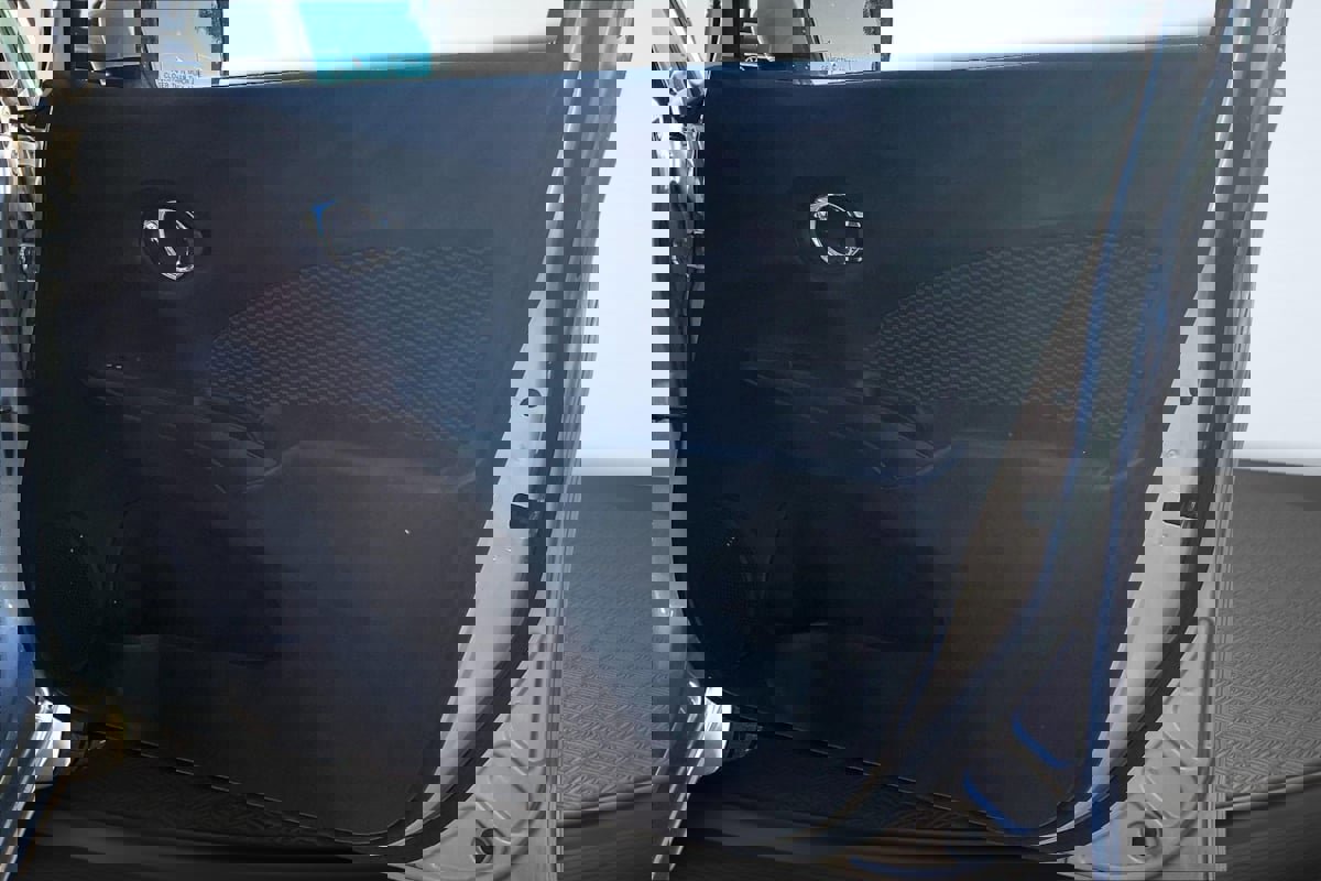 Used 2015 Nissan Versa Note SV w/ SV Convenience Package image 24