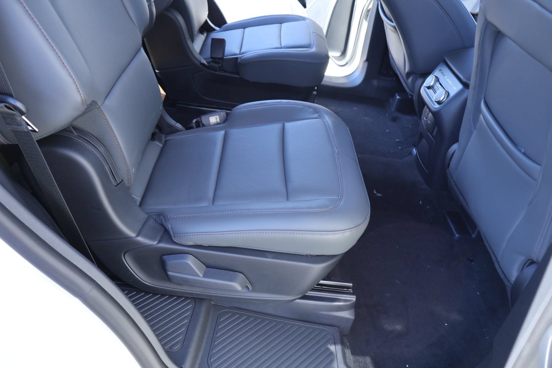 New 2026 Ford Explorer Active w/ Active Comfort Package RWD image 16