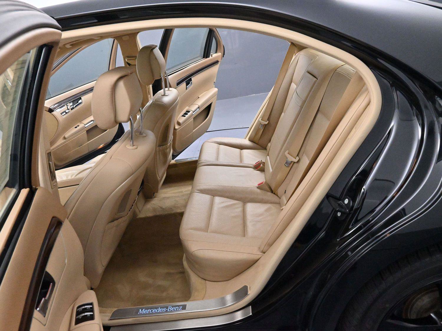 Used 2012 Mercedes-Benz S 550 4MATIC image 26