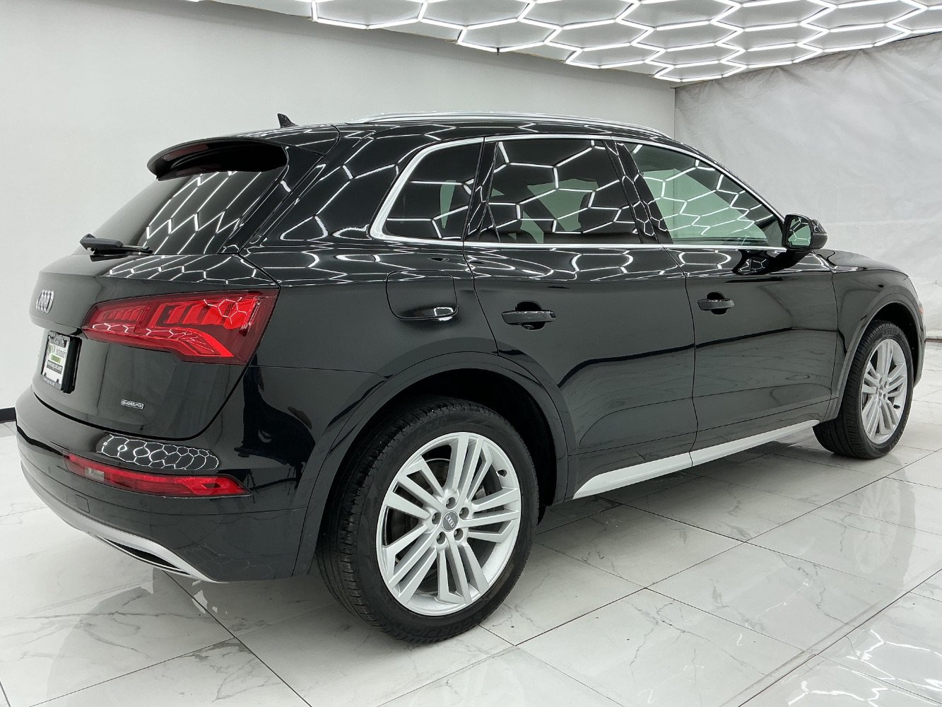 Used 2020 Audi Q5 2.0T Premium Plus w/ Premium Plus Package AWD/4WD image 11