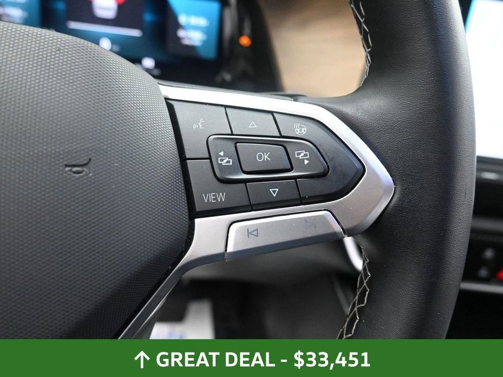 Used 2025 Volkswagen Atlas SE image 38