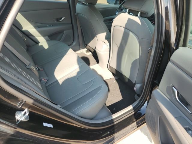 Used 2023 Hyundai Elantra Blue FWD image 10