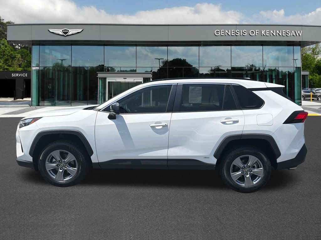 Used 2024 Toyota RAV4 LE AWD/4WD image 4