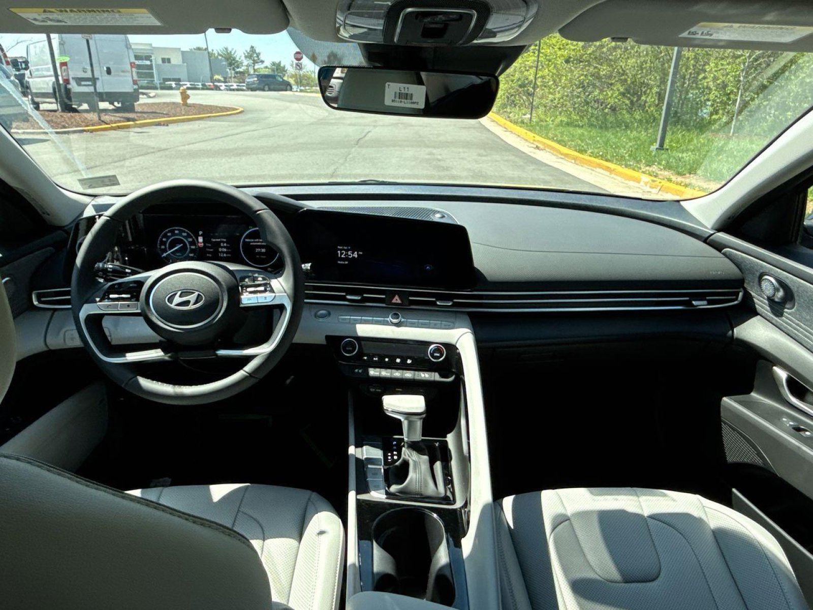 New 2025 Hyundai Elantra Limited image 23