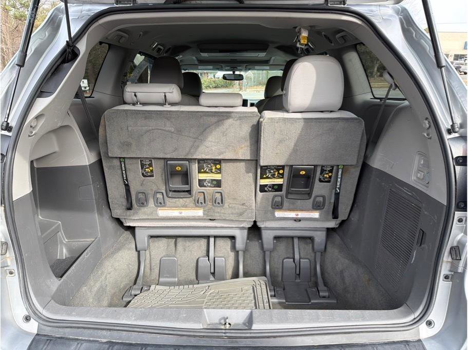 Used 2015 Toyota Sienna XLE Premium image 7
