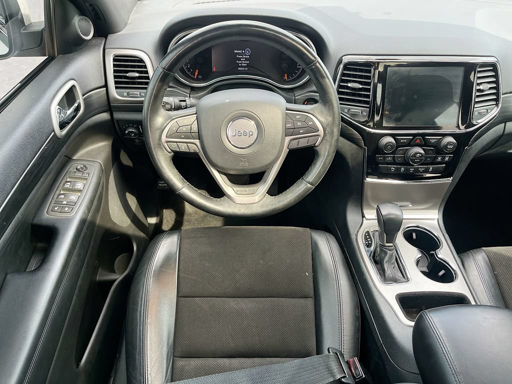 Used 2020 Jeep Grand Cherokee Altitude AWD/4WD image 23