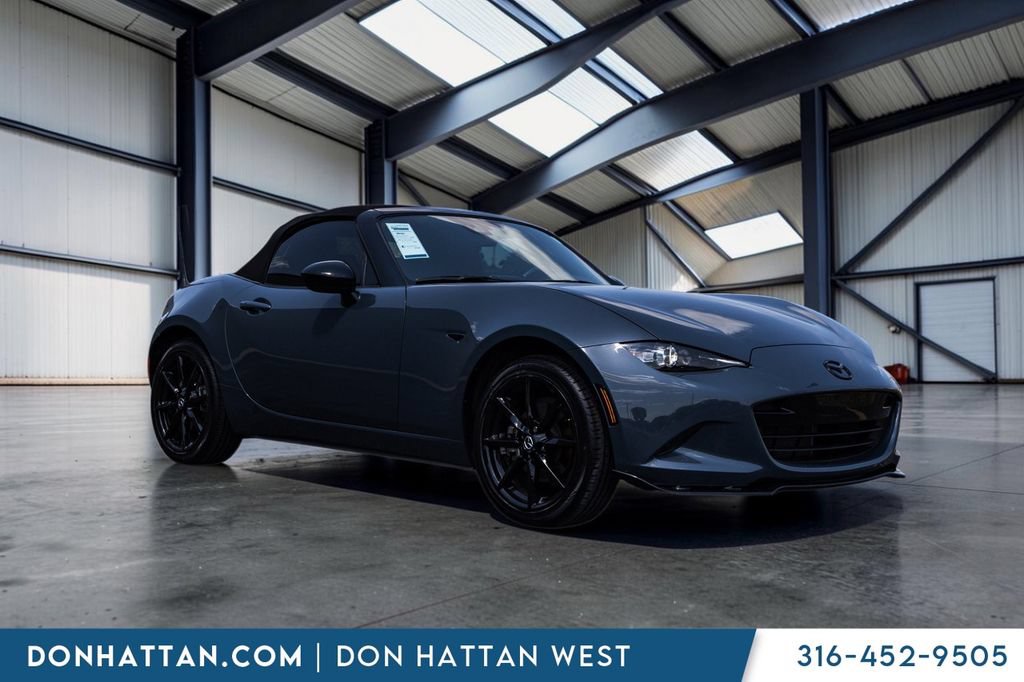 Used 2021 MAZDA MX-5 Miata Club RWD image 25