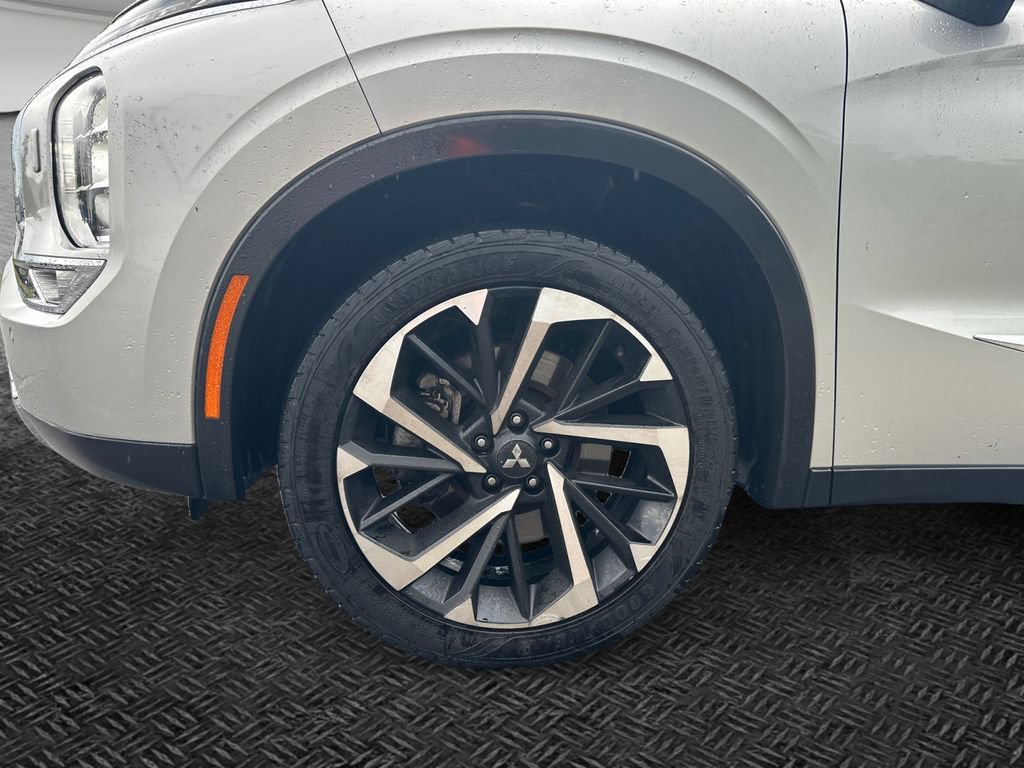 Used 2022 Mitsubishi Outlander SE AWD/4WD image 11