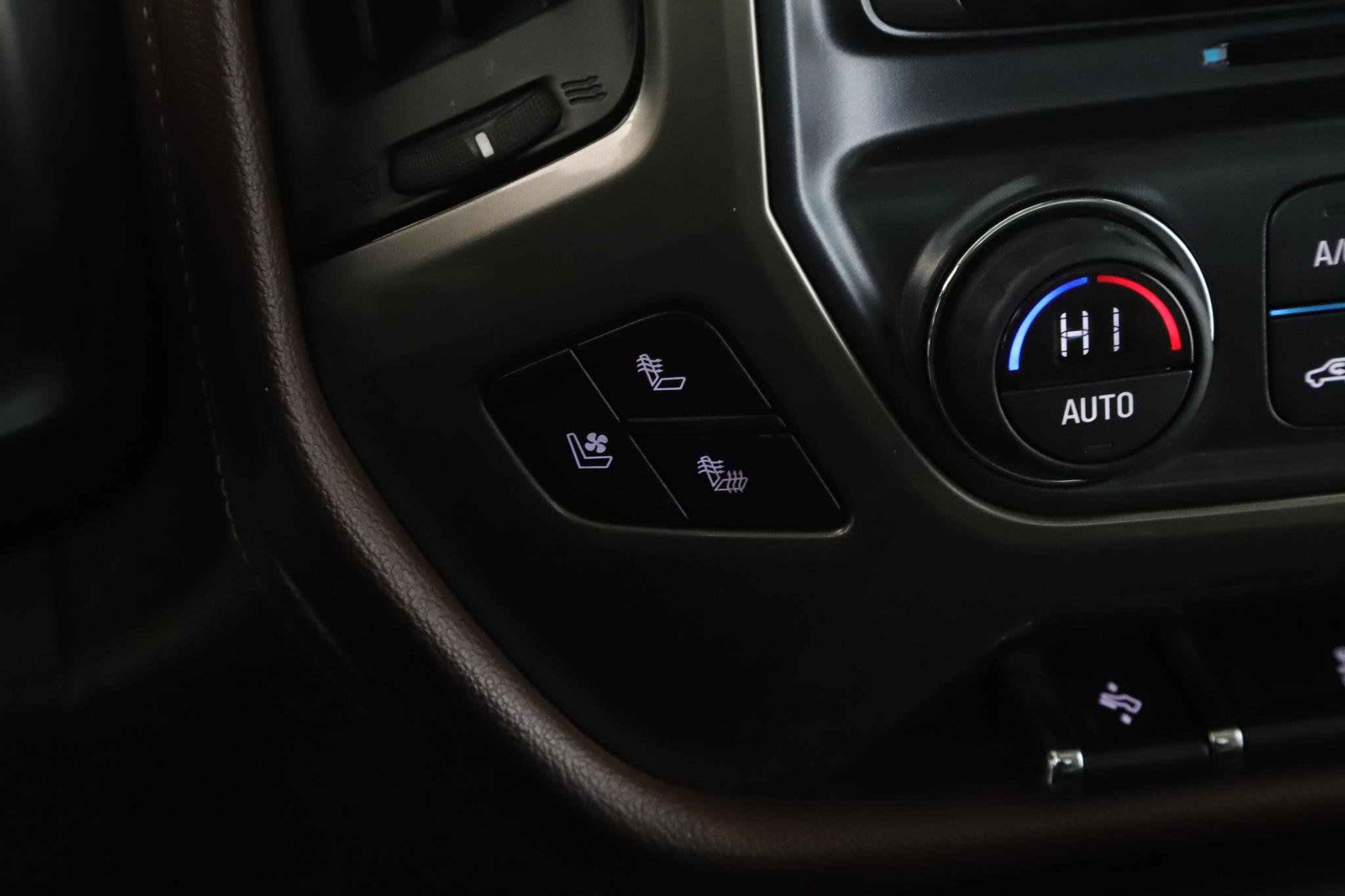 Used 2016 Chevrolet Silverado 1500 High Country w/ High Country Premium Package AWD/4WD image 17