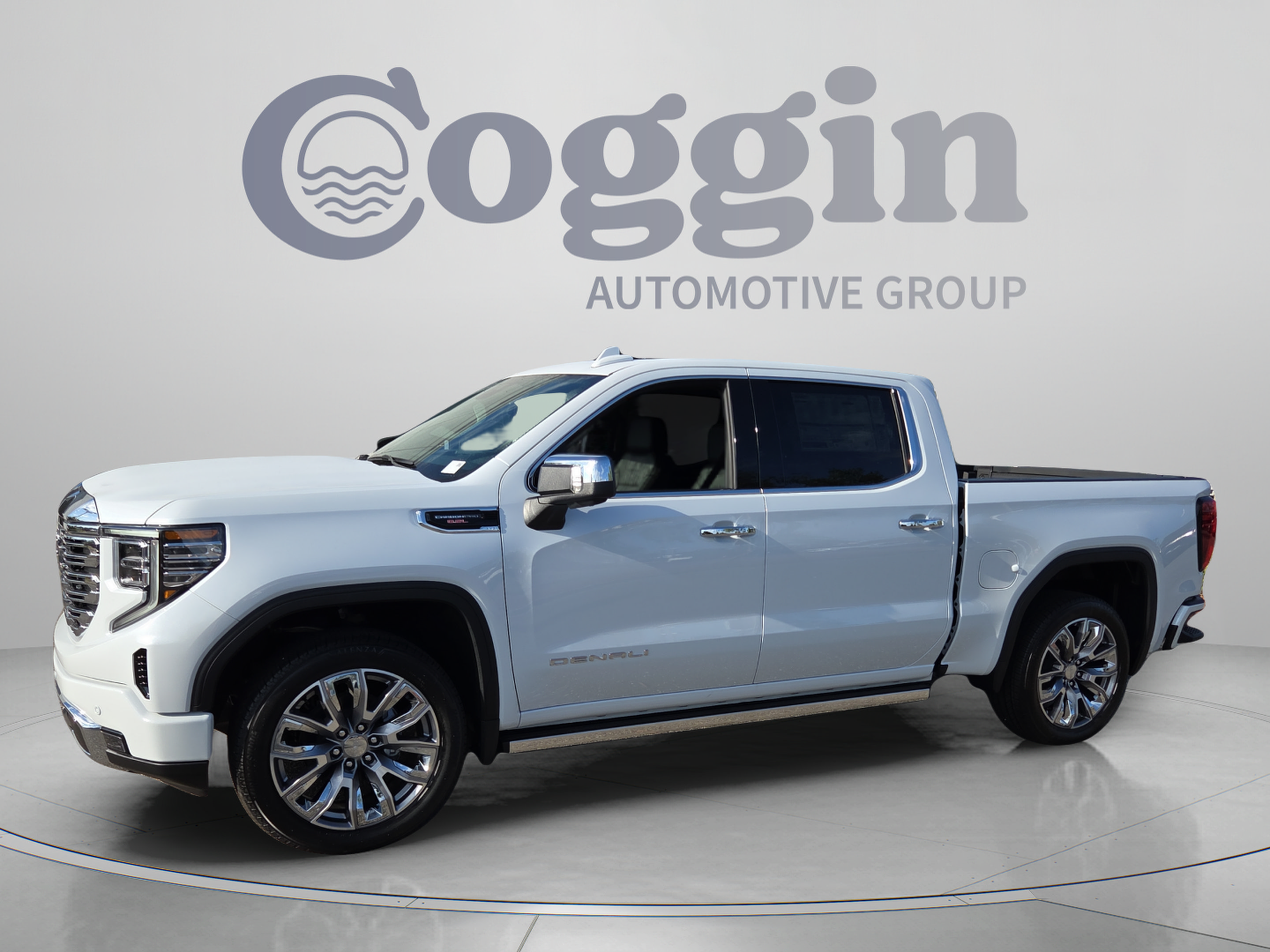 New 2026 GMC Sierra 1500 Denali w/ Denali Reserve Package AWD/4WD image 1