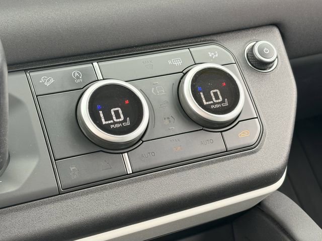 Used 2023 Land Rover Defender 90 SE image 14