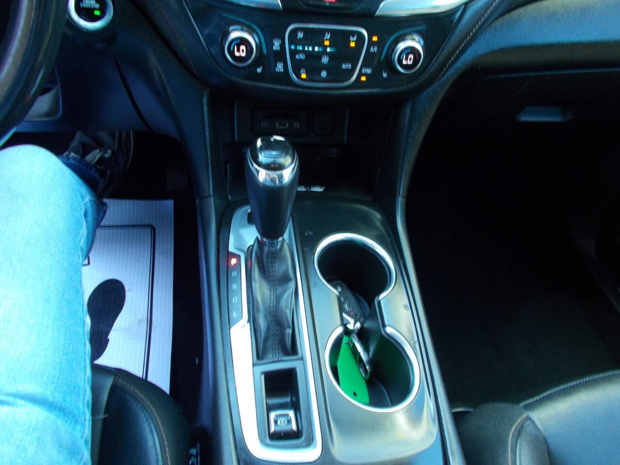 Used 2019 Chevrolet Equinox Premier AWD/4WD image 13