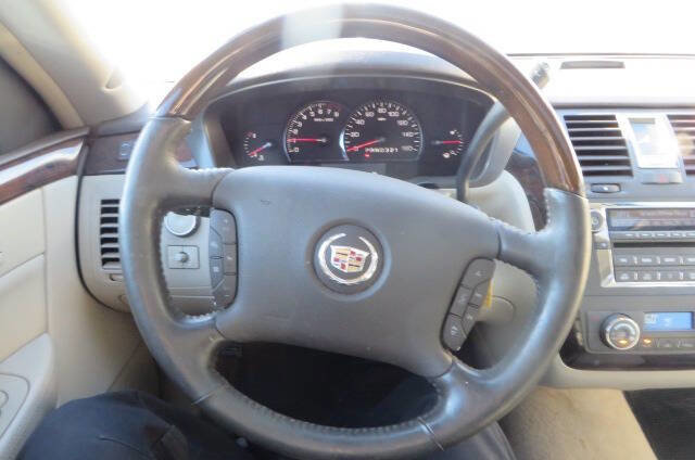 Used 2010 Cadillac DTS Luxury image 46