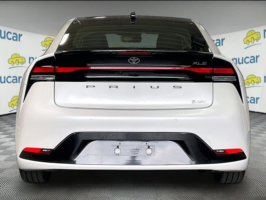 Used 2024 Toyota Prius XLE AWD/4WD image 5