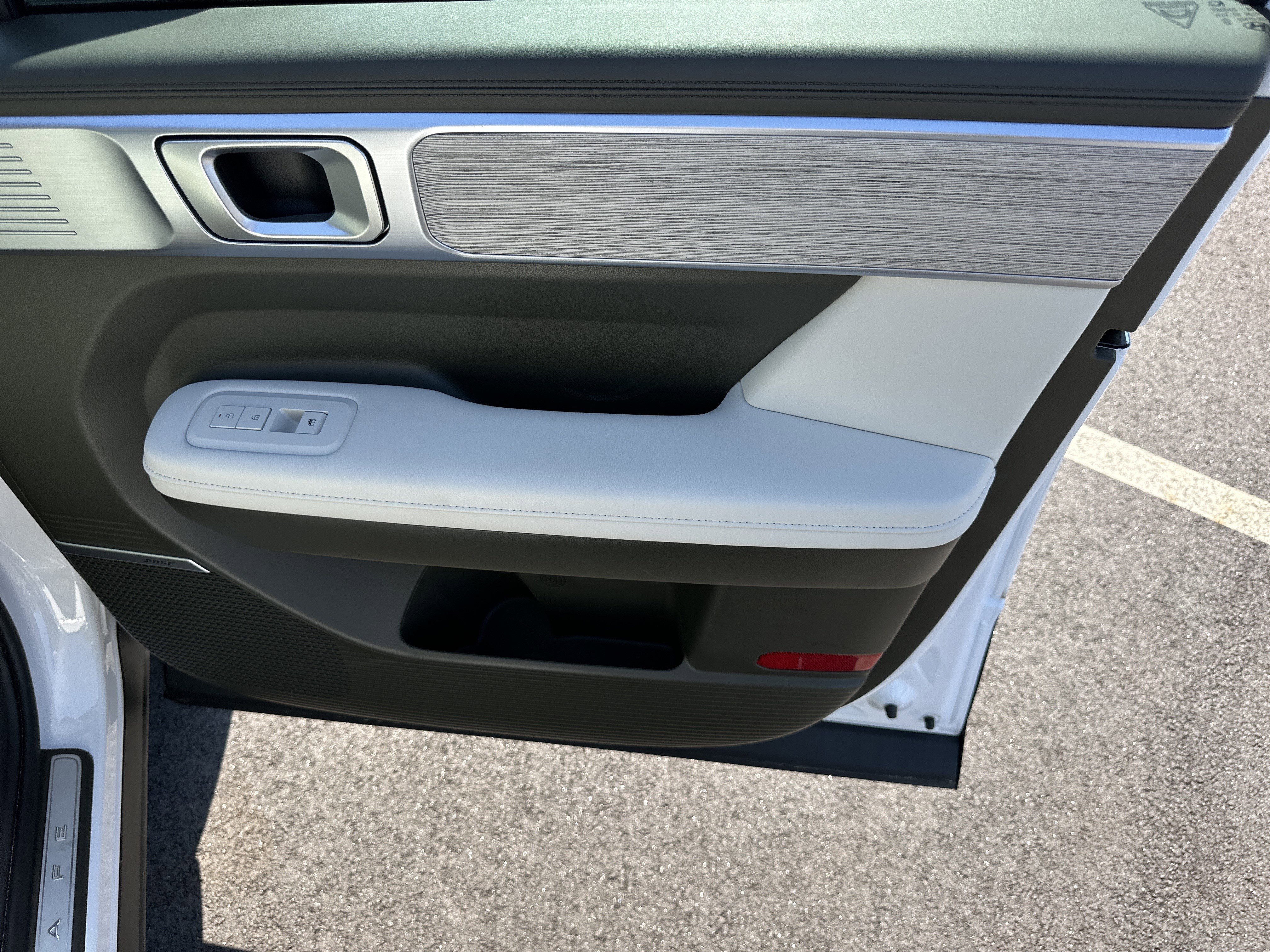 Used 2025 Hyundai Santa Fe Calligraphy image 15