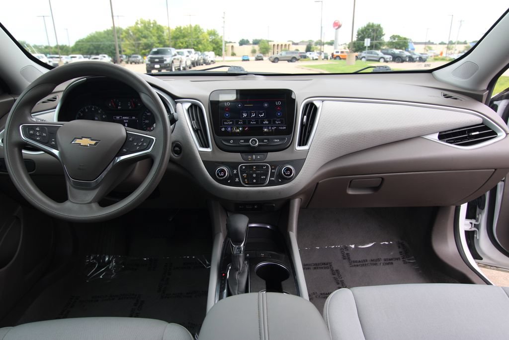 Used 2024 Chevrolet Malibu LT FWD image 35