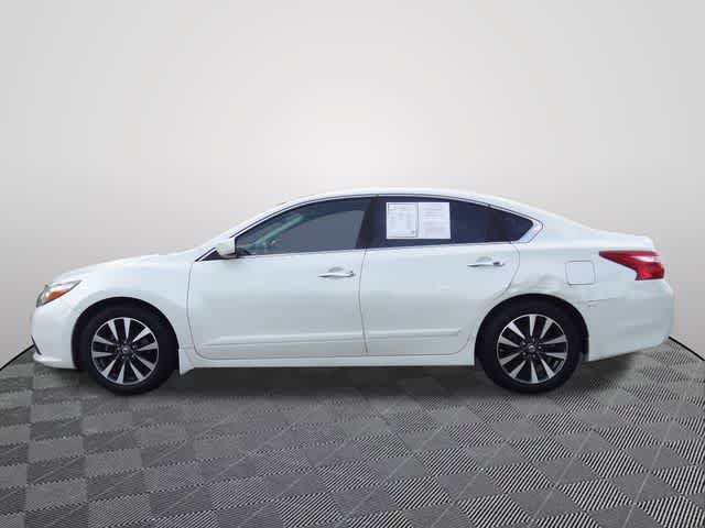 Used 2016 Nissan Altima 2.5 SV FWD image 2