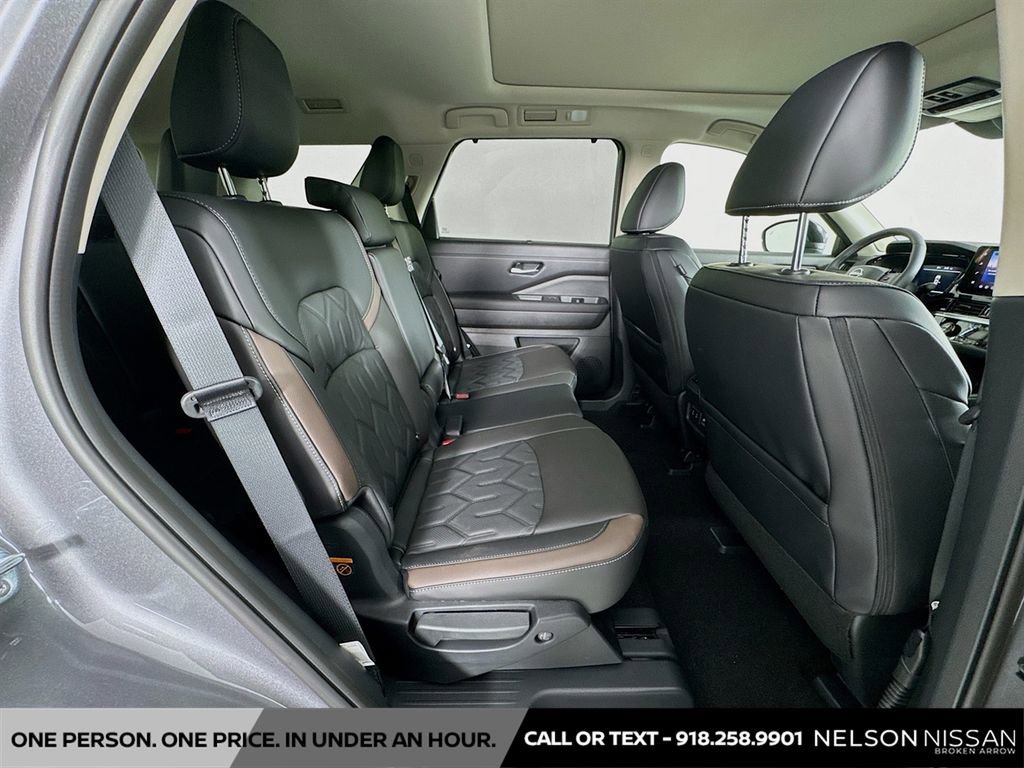 New 2026 Nissan Pathfinder Platinum image 29