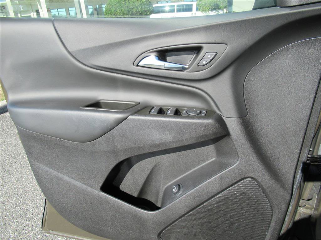 Used 2023 Chevrolet Equinox LT image 17
