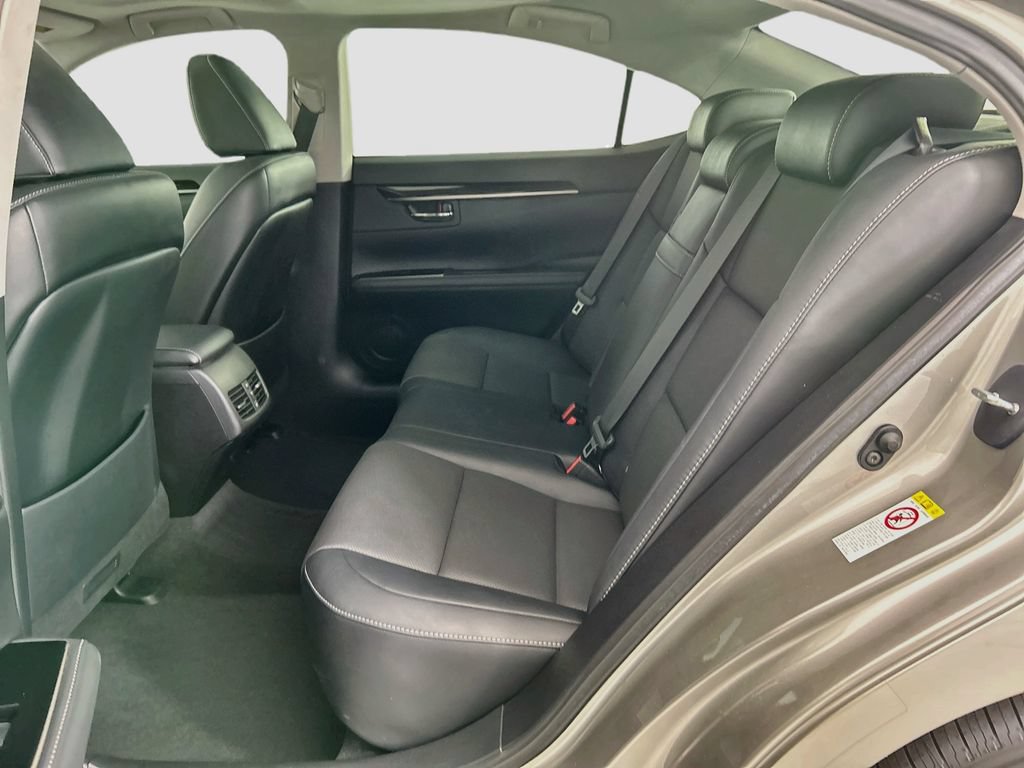 Used 2016 Lexus ES 350 w/ Premium Package w/Wood Trim FWD image 19