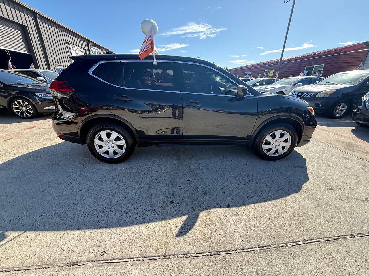 Used 2017 Nissan Rogue S image 32