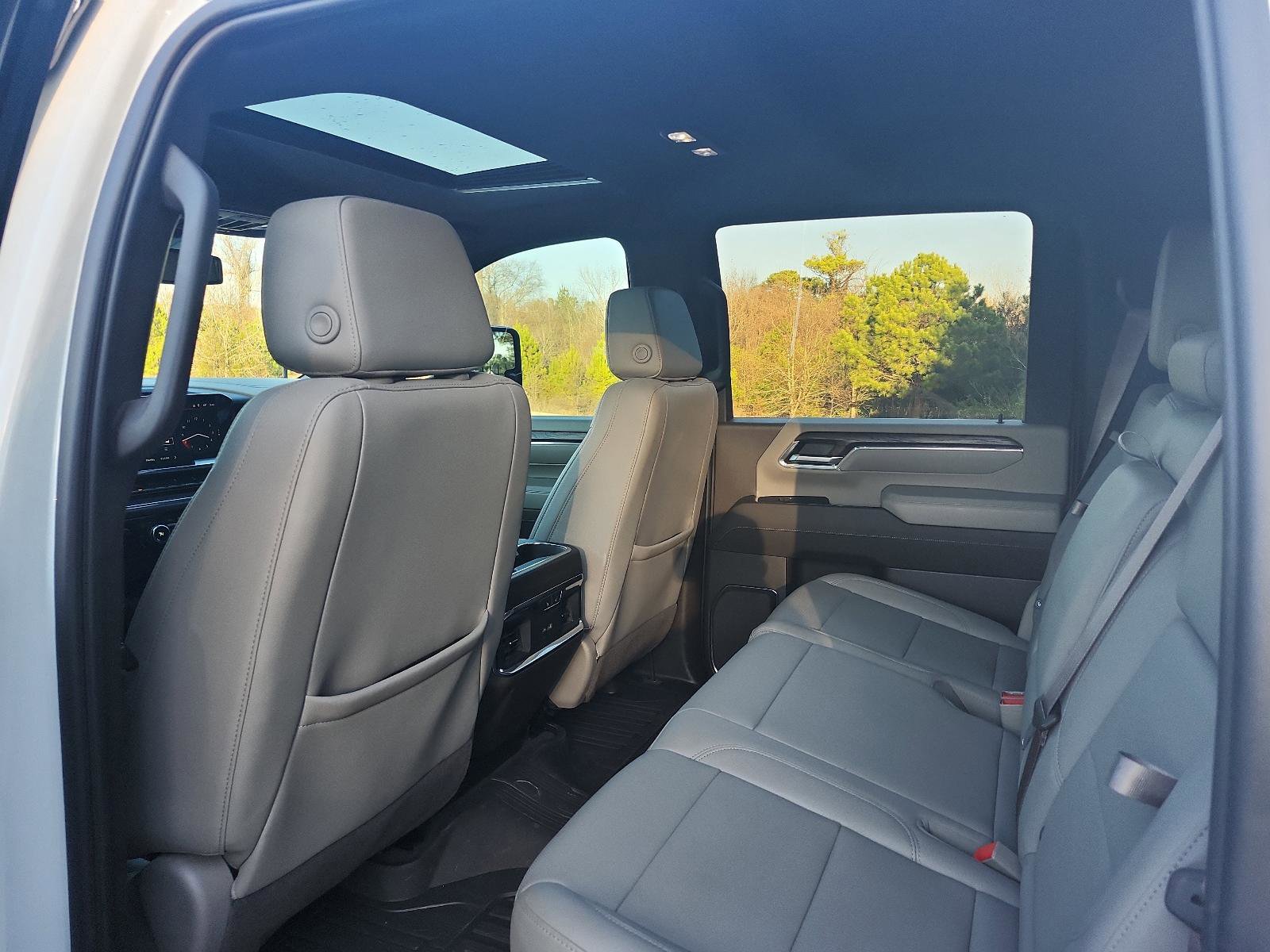 Used 2024 GMC Sierra 2500 SLT w/ SLT Premium Package image 13