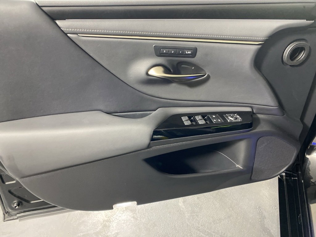 Certified 2023 Lexus ES 300h w/ Premium Package image 24
