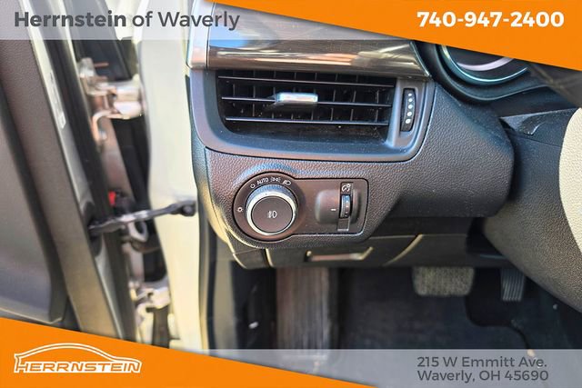 Used 2019 Buick Envision Essence FWD image 18