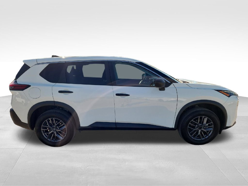 Used 2023 Nissan Rogue S FWD image 8