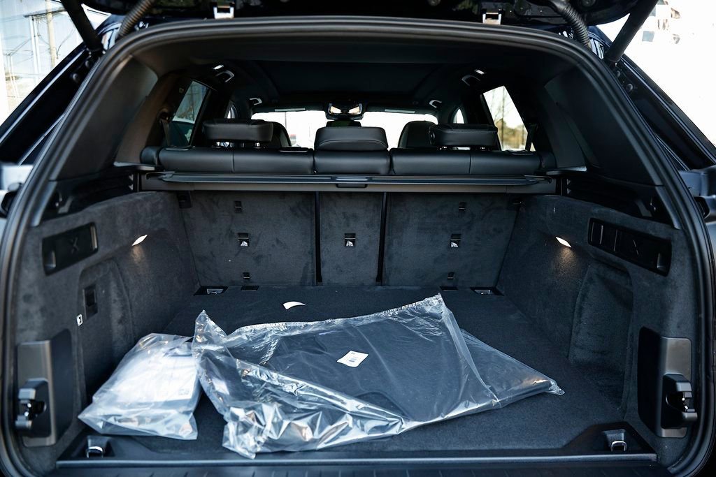 New 2026 BMW X5 M60i w/ Climate Comfort Package image 30