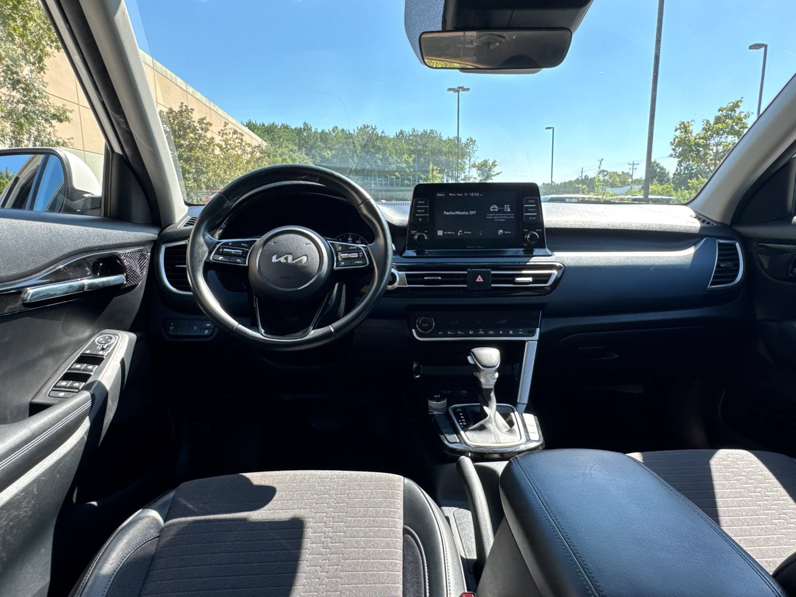 Used 2023 Kia Seltos S FWD image 22